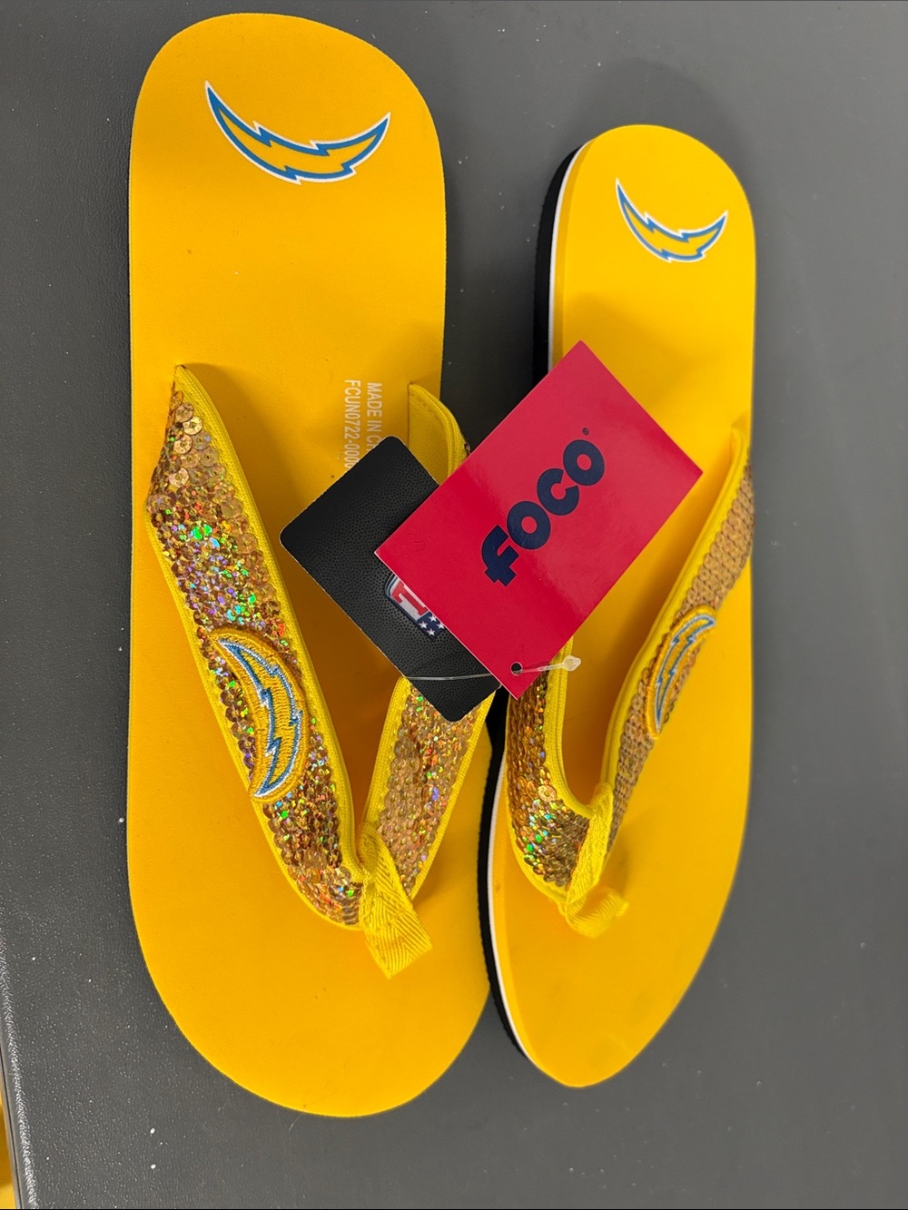 NEW Women’s LA Chargers sequined sandal sz XL (11-12)